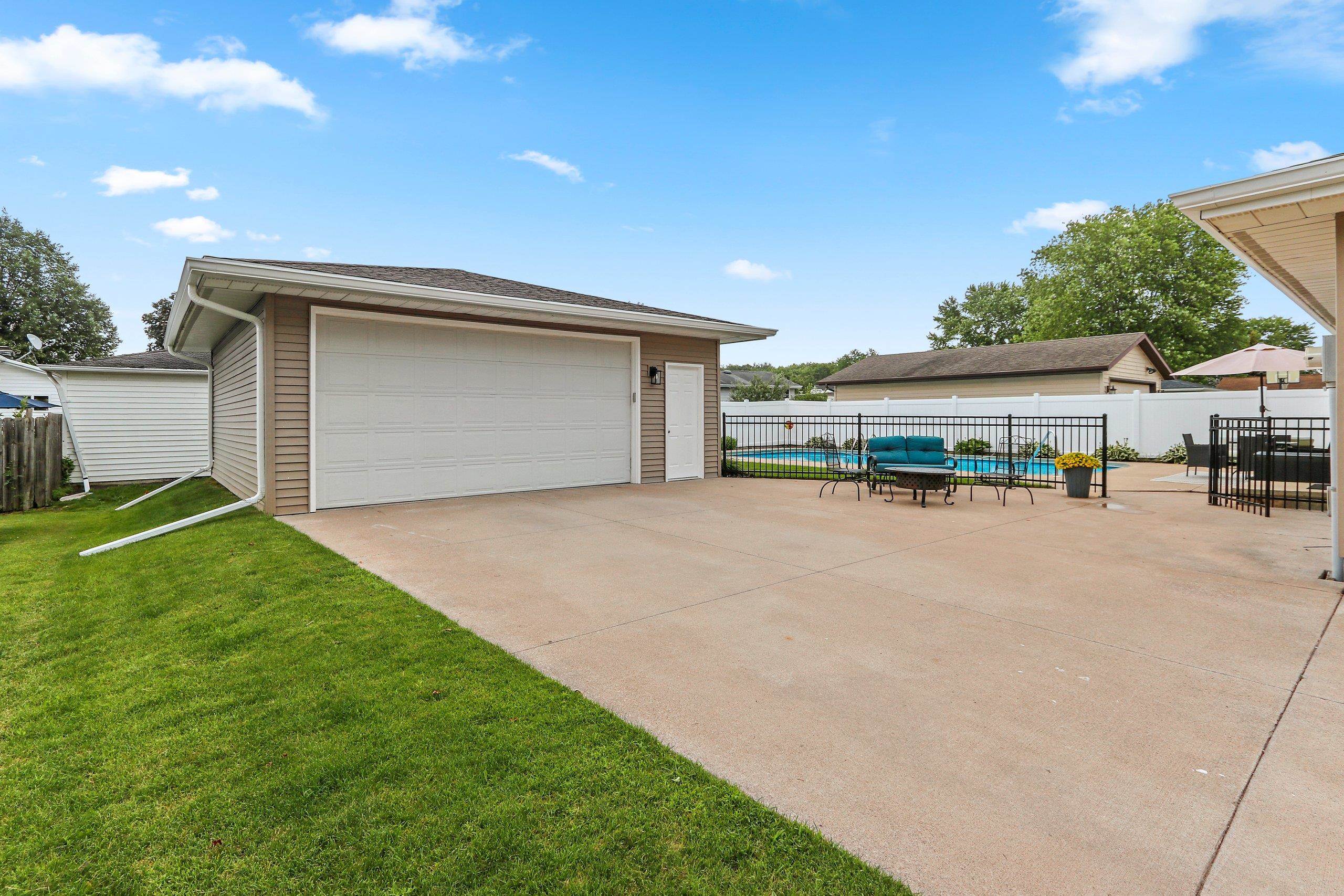 1718 Schaefer Circle Appleton, WI 54915 - Photo 47 of 68