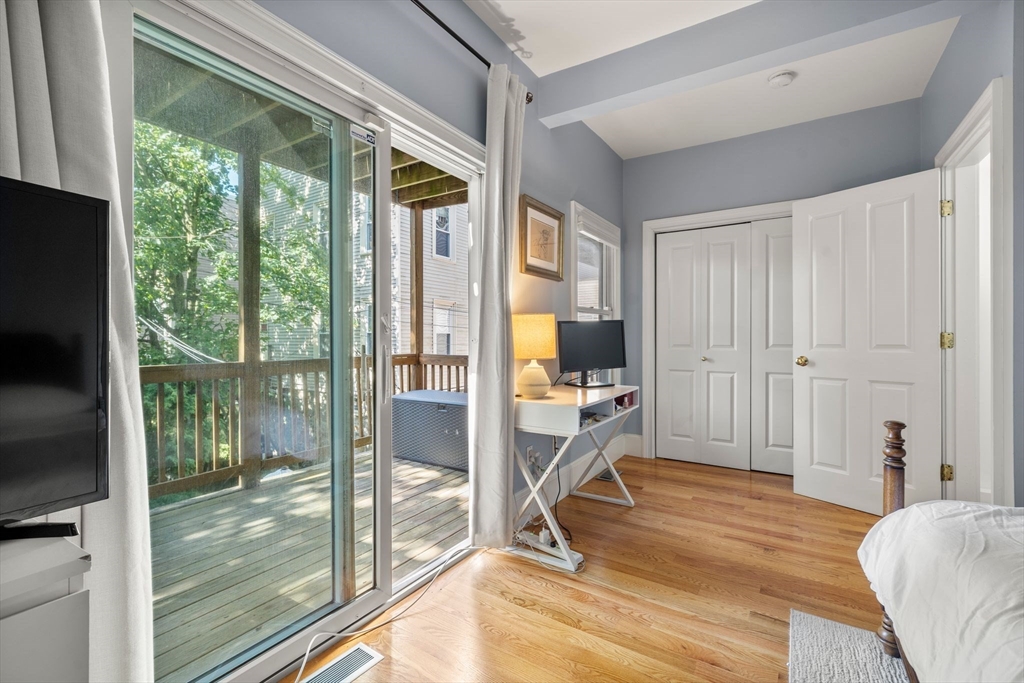 509 East 8th Street, Unit 1 Boston, MA 02127 - Photo 10 of 23