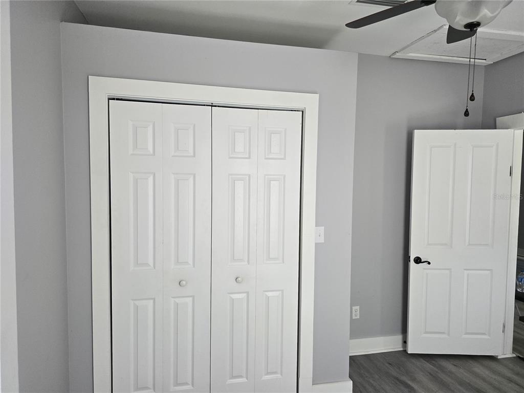 326 Southeast 2nd Street Williston, FL 32696 - Photo 18 of 30 a view of a room with wooden floor