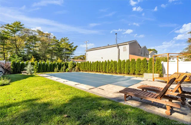 $4,000 | 102 Lafayette Street, Copiague, NY 11726