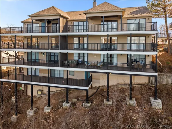 $325,000 | 138 Falls Point Drive, Unit 2A, Lake Ozark, MO 65049
