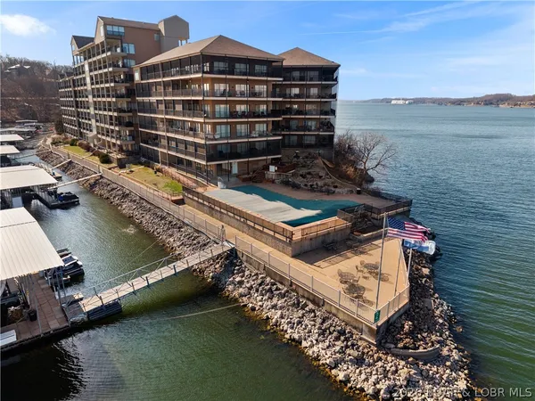 $325,000 | 138 Falls Point Drive, Unit 2A, Lake Ozark, MO 65049