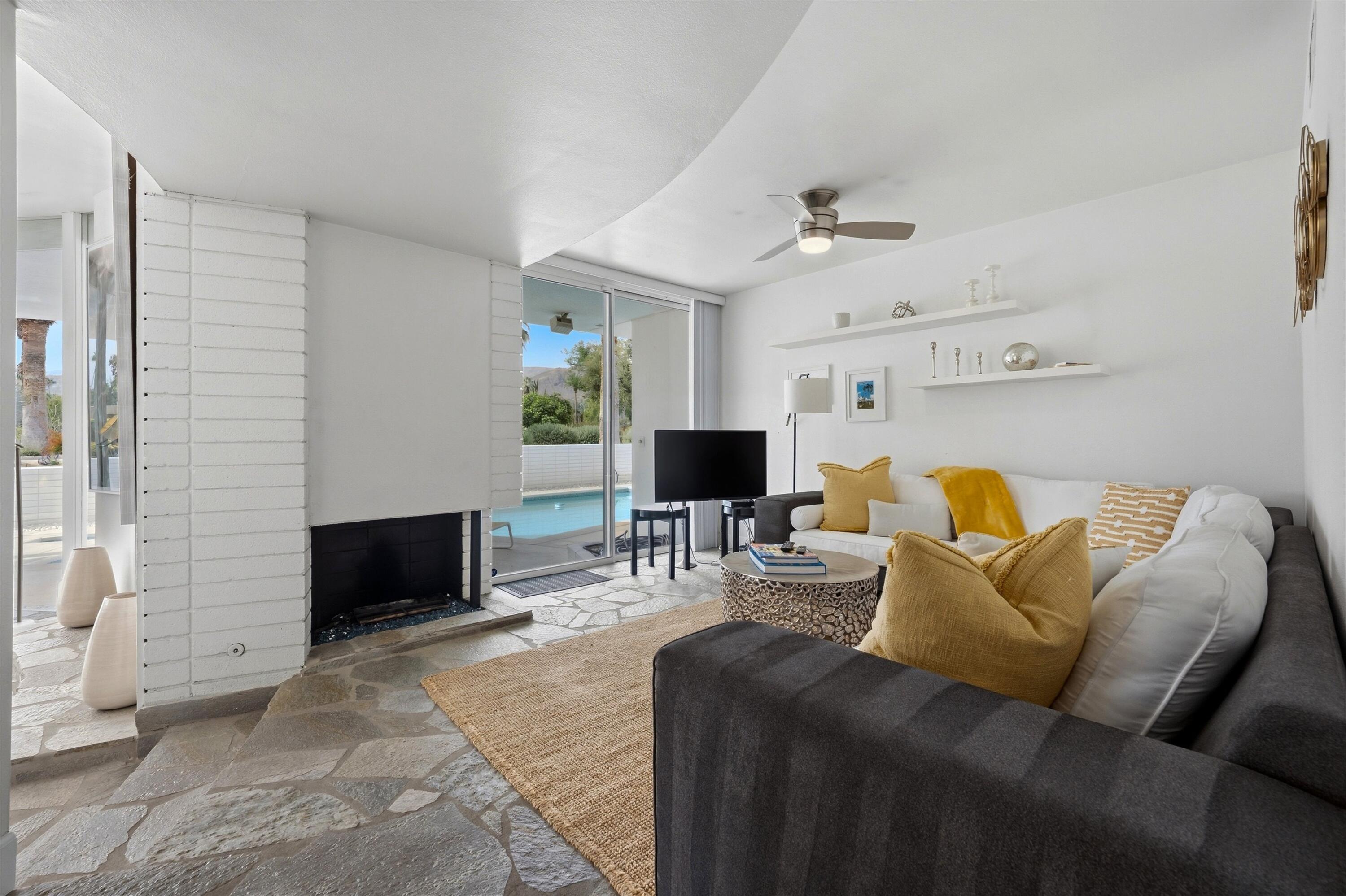 71467 Country Club Drive Rancho Mirage, CA 92270 - Photo 33 of 57 33-Photo-33