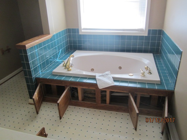 760 Buttermilk Spring Road Staunton, VA 24401 - Photo 11 of 20 a bathroom with a sink and a bathtub