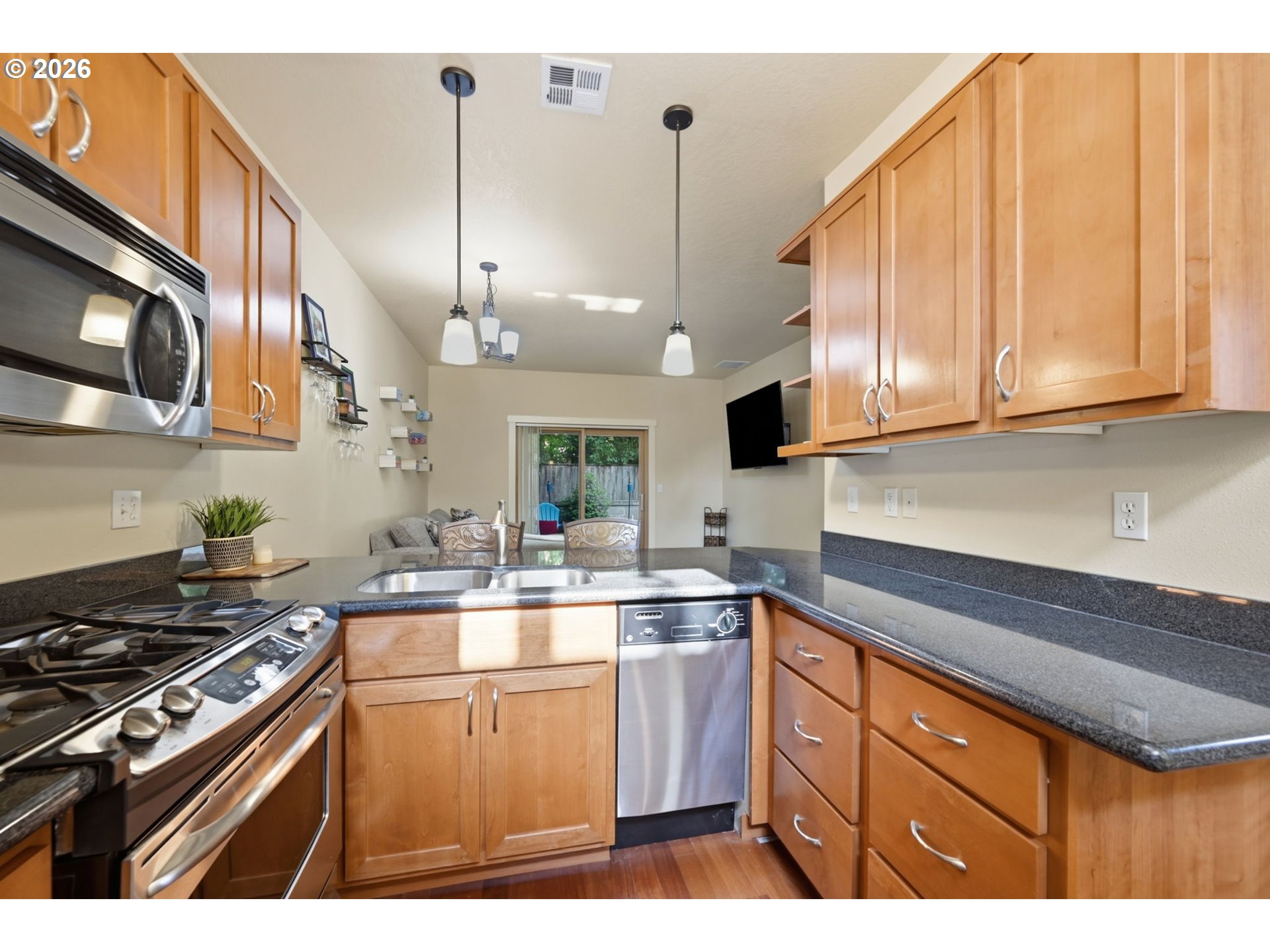 1440 Perdue Loop Eugene, OR 97401 - Photo 11 of 37 Kitchen