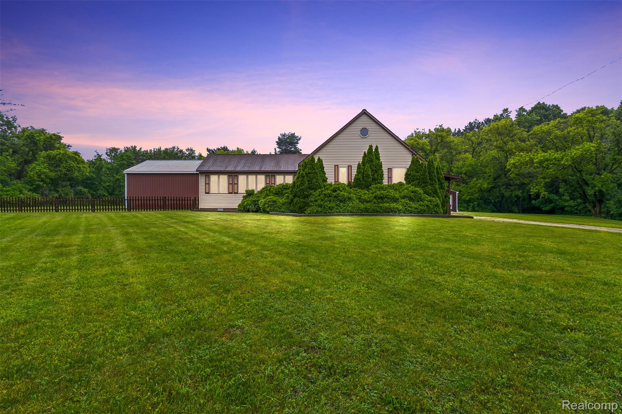 6109 North State Road Davison, MI 48423 - Photo 1 of 39 1_dsc03520_1.jpg