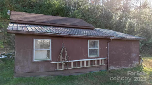 $199,000 | 116 Welzie Atkins Drive, Spruce Pine, NC 28777