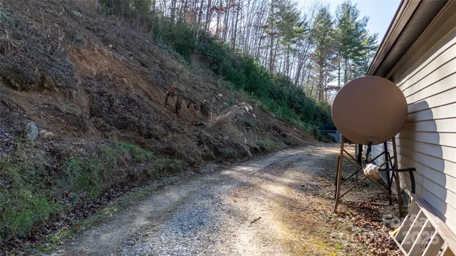 $205,000 | 116 Welzie Atkins Drive, Spruce Pine, NC 28777