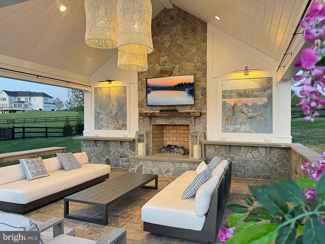 $2,149,000 | 15097 Barlow Drive, Waterford, VA 20197