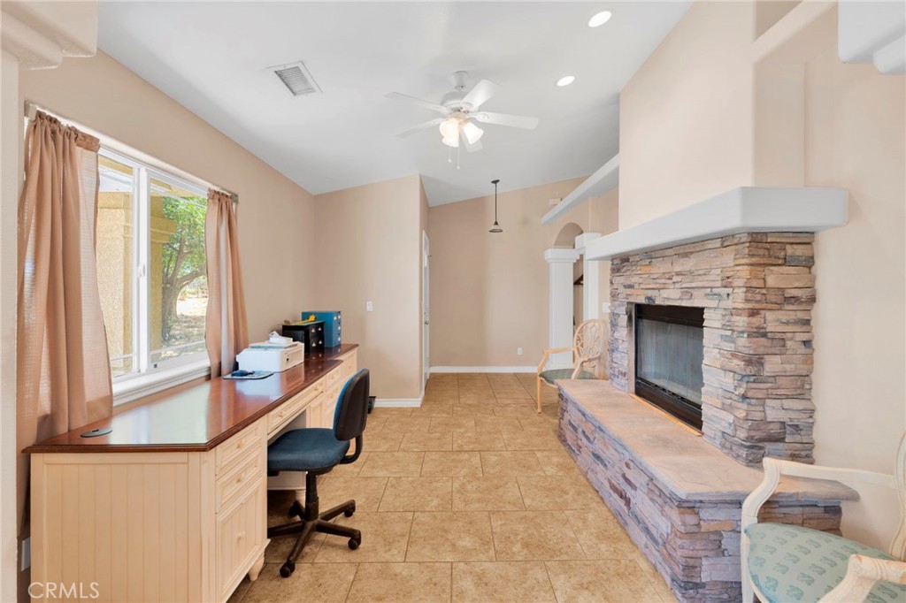 12472 Oasis Road Pinon Hills, CA 92372 - Photo 7 of 58