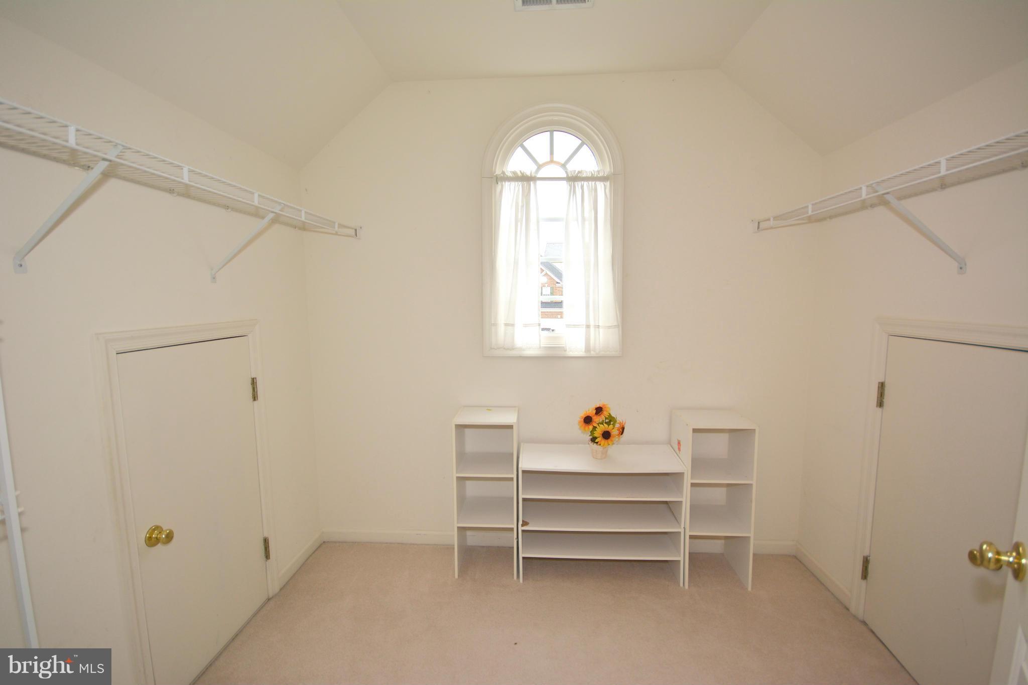 14468 Clubhouse Road Gainesville, VA 20155 - Photo 18 of 30 a view of room with toys and entryway