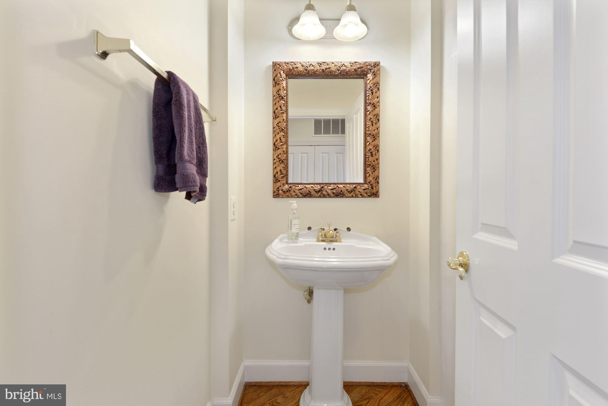 1406 Stanbridge Place Vienna, VA 22182 - Photo 19 of 48 Powder room on mail level