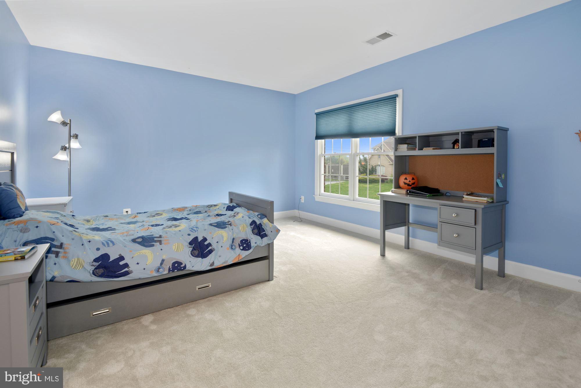 1406 Stanbridge Place Vienna, VA 22182 - Photo 27 of 48 One of 4 beds upstairs. Custom window treatments