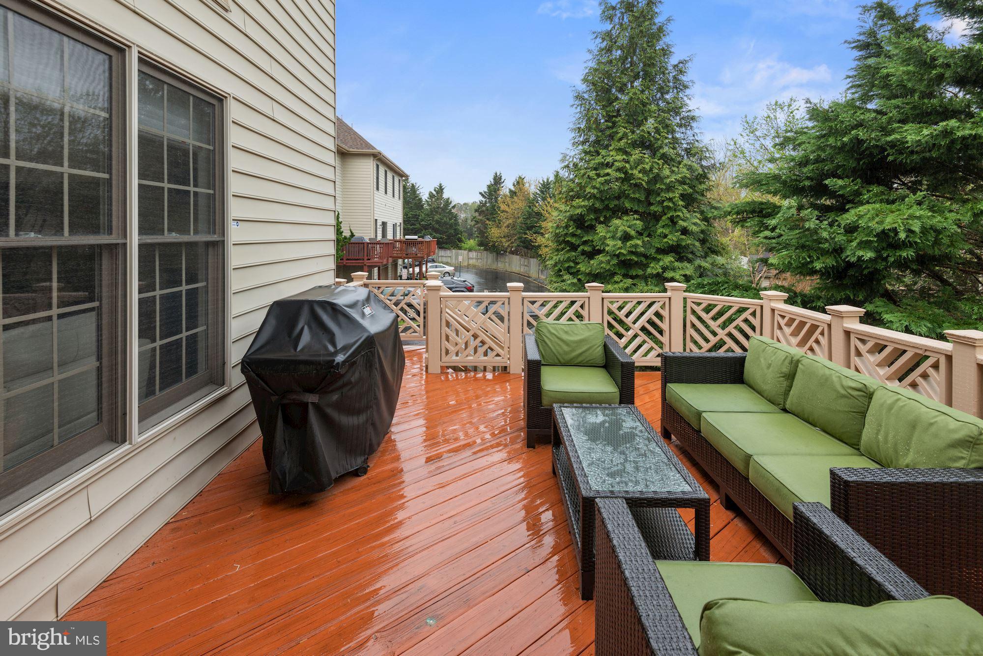 1406 Stanbridge Place Vienna, VA 22182 - Photo 43 of 48 Beautiful well kept deck right off breakfast room!