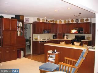 358 Rettop Place Warminster, PA 18974 - Photo 2 of 6 Gallery Image 2