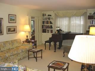 358 Rettop Place Warminster, PA 18974 - Photo 3 of 6 Gallery Image 3