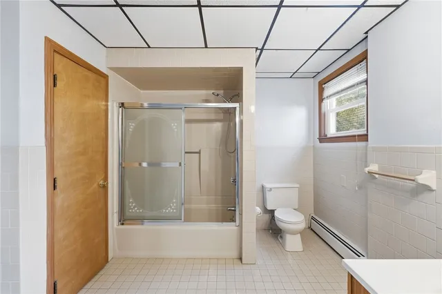 $2,100 | 93 Oakland Avenue, Unit 1, Pawtucket, RI 02861