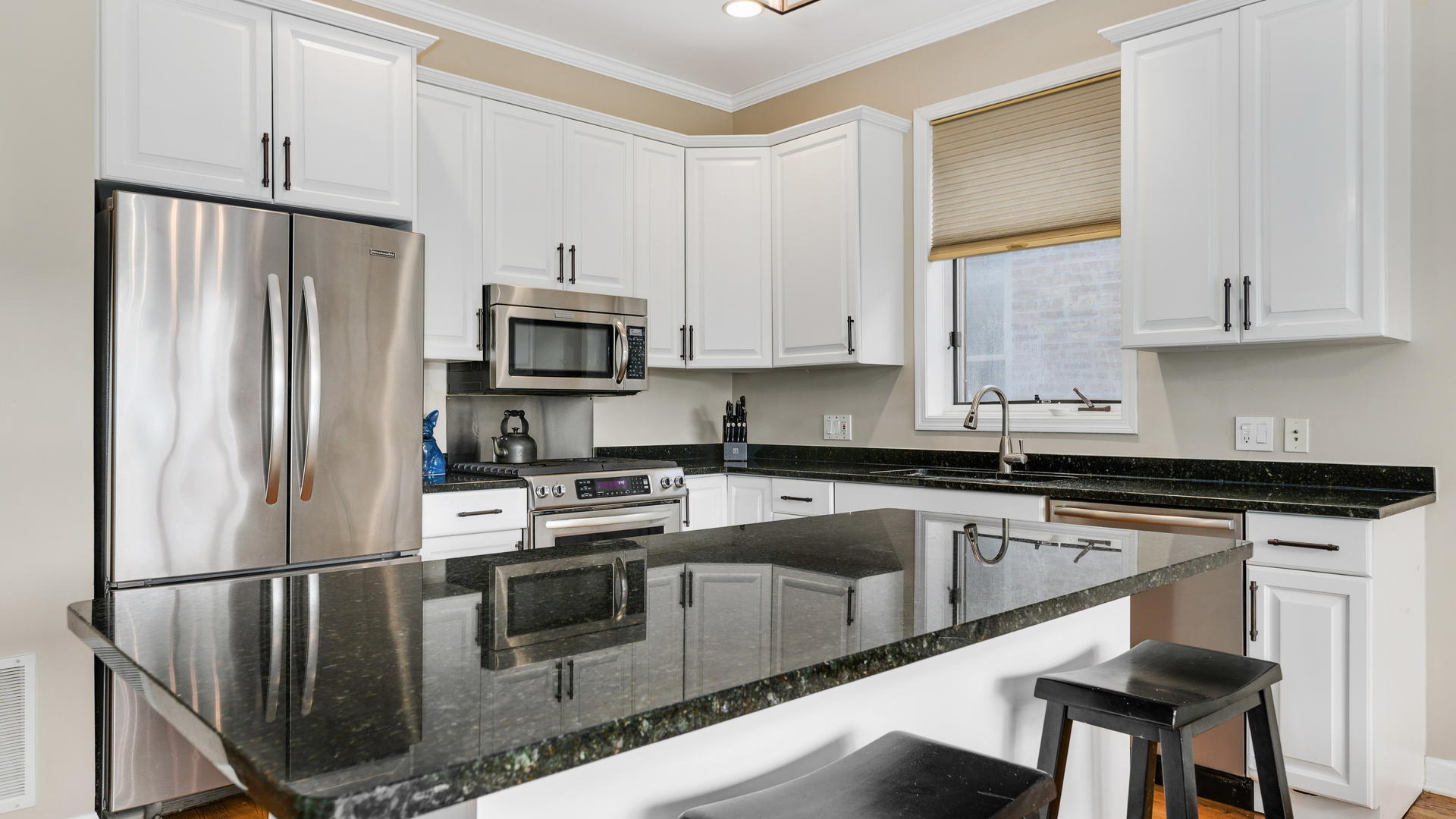 1826 West Rice Street, Unit 3 Chicago, IL 60622 - Photo 4 of 22