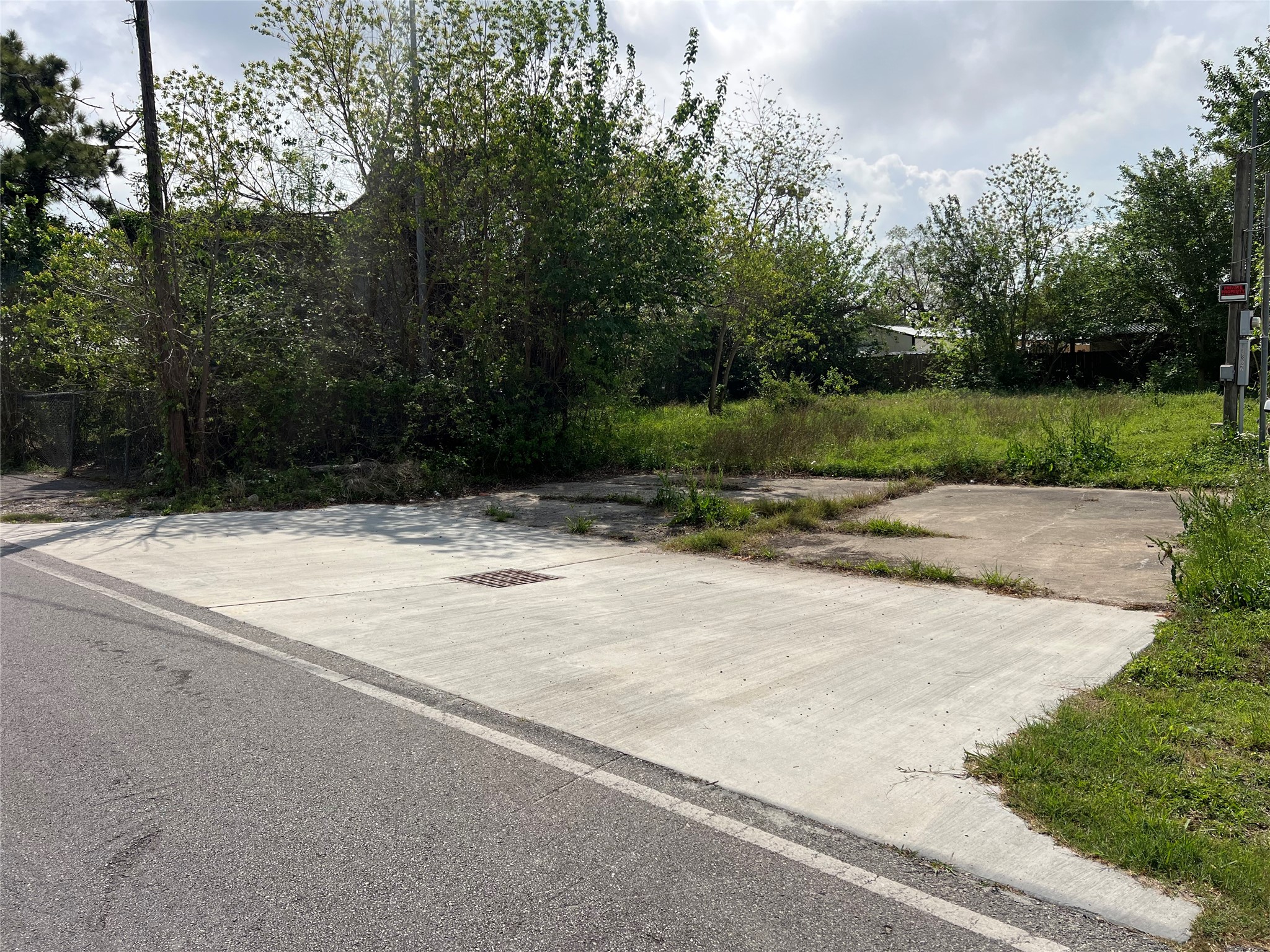 0 Force Street Houston, TX 77015 - Photo 8 of 9 a view of backyard with green space