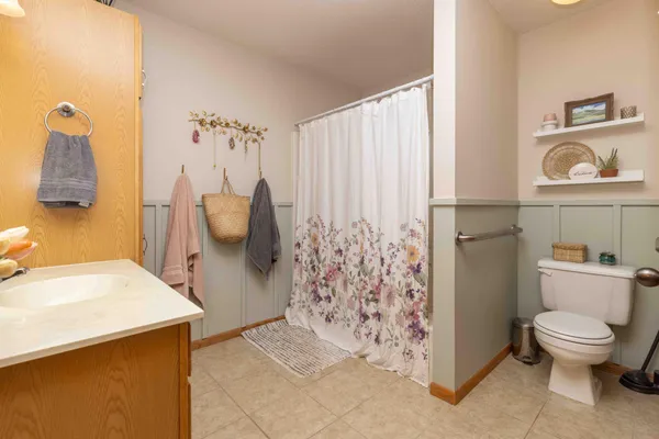 $274,700 | 3004 Dakota Park Circle South, Fargo, ND 58104