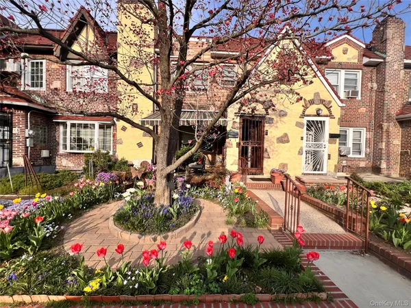 $1,058,000 | 47-05 189th Street | Auburndale