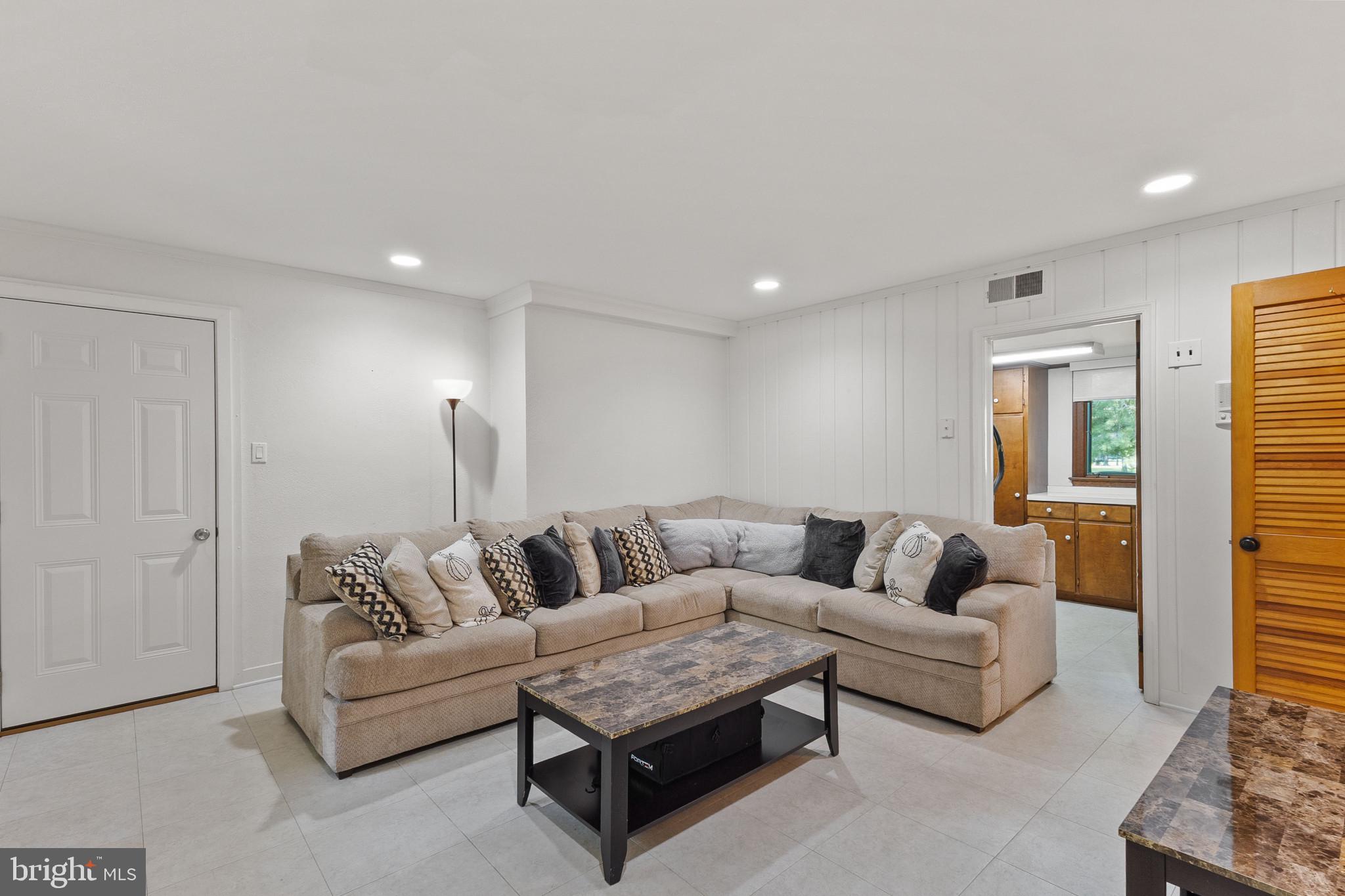 115 Carnoustie Road Dover, DE 19904 - Photo 7 of 33 1st Floor Family Room