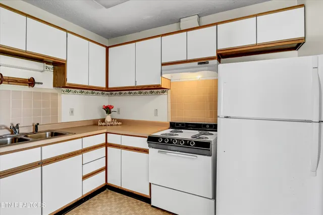 $325,000 | 3303 Wimpole Avenue, Knoxville, TN 37914