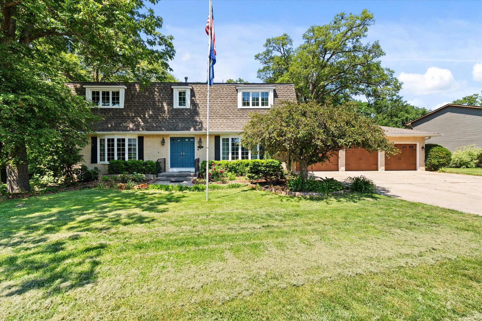 10 Oak Grove Road Geneseo, IL 61254 - Photo 1 of 43 a front view of a house with a yard