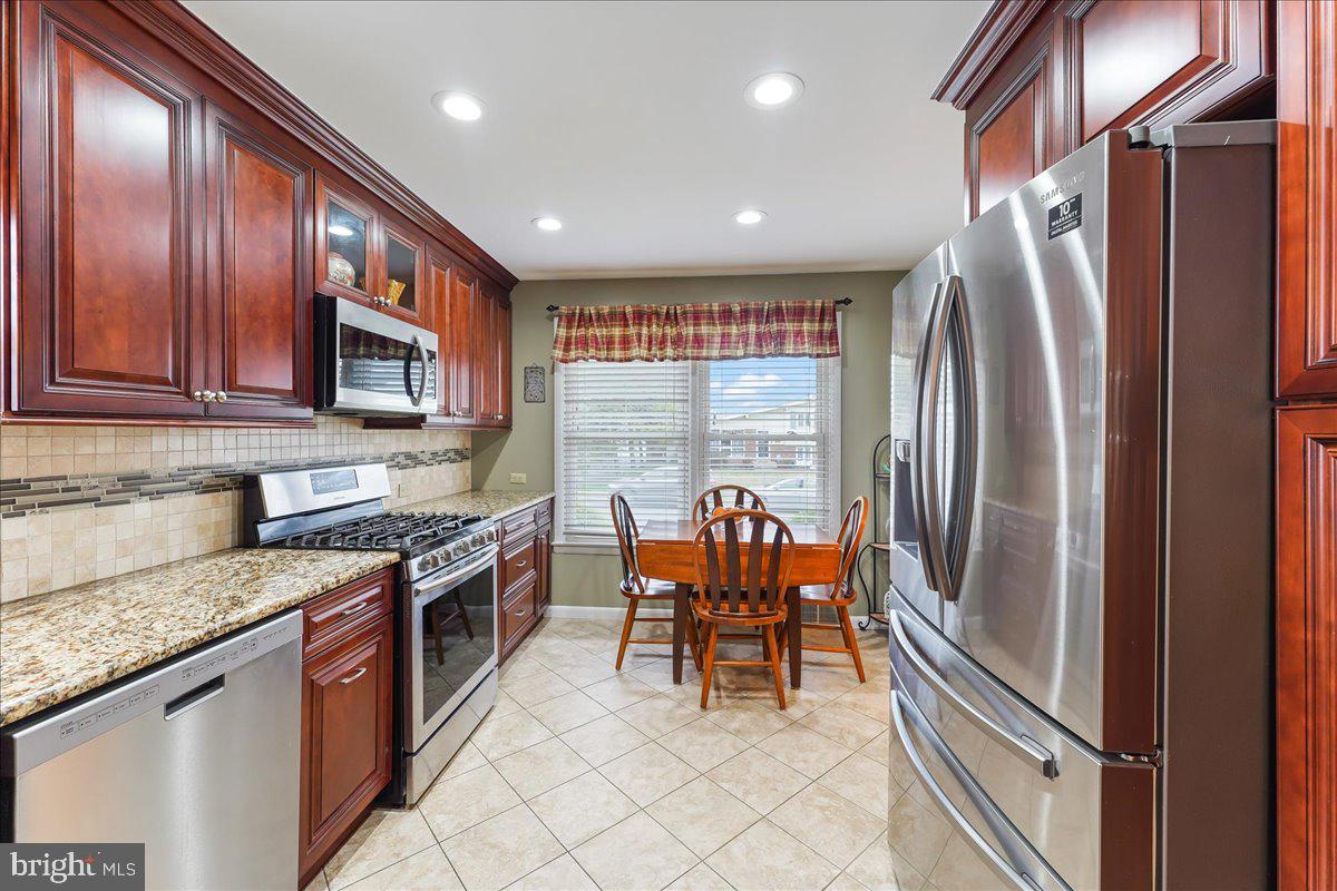 414 Eldon Drive Broomall, PA 19008 - Photo 18 of 44