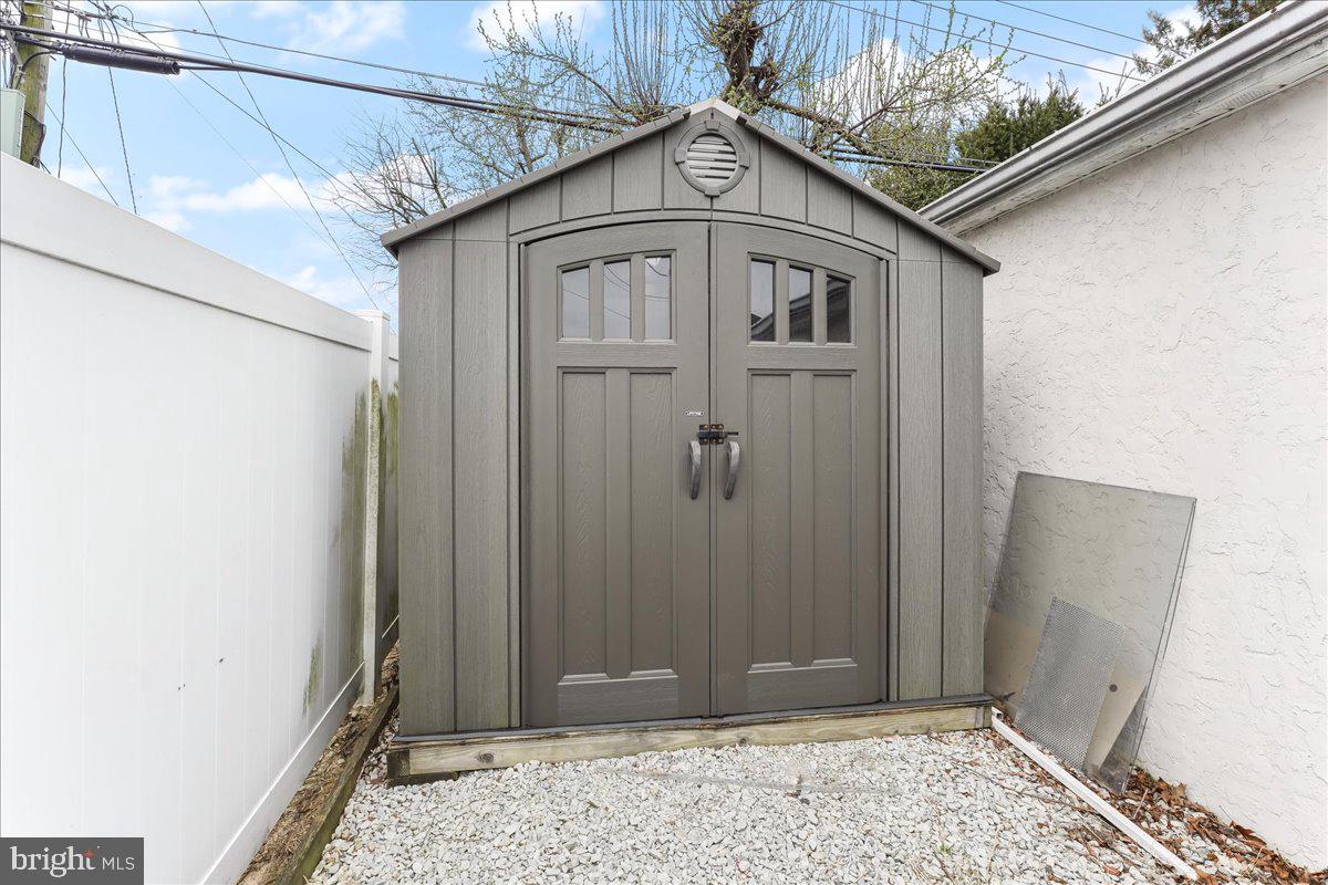 414 Eldon Drive Broomall, PA 19008 - Photo 7 of 44