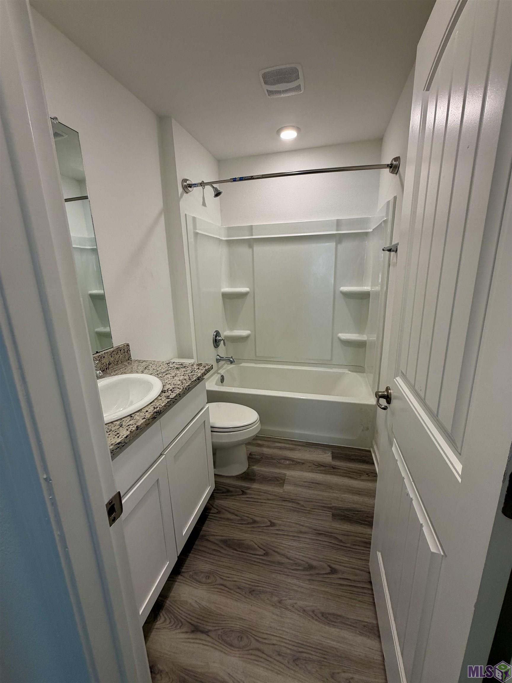 13536 Marsala Court Baton Rouge, LA 70817 - Photo 10 of 17 3rd Bathroom