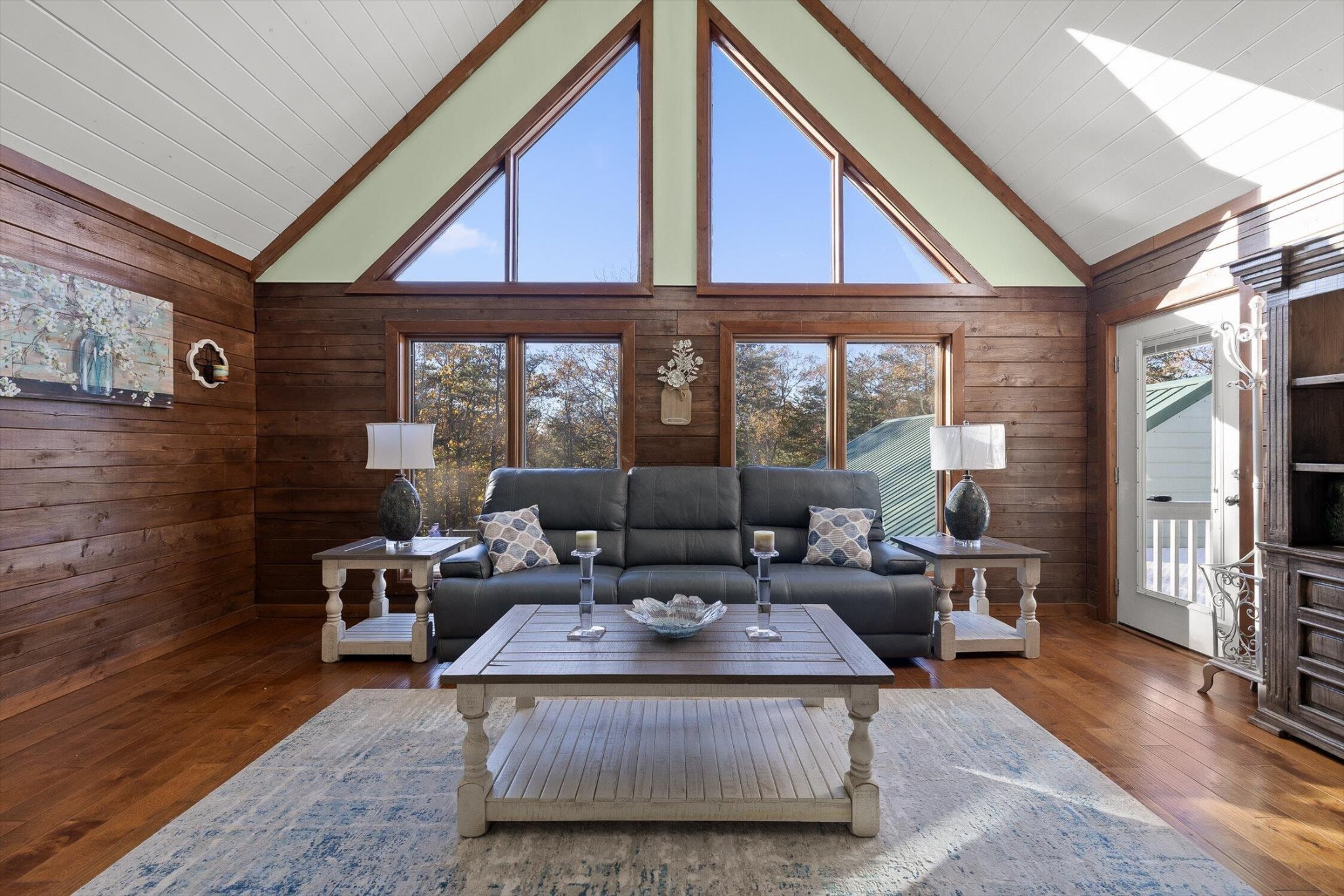 504 Wolf Run Rising Fawn, GA 30738 - Photo 18 of 100 a living room with furniture a rug and a large window