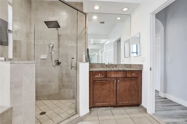 $975,000 | 8895 Northwest 100th Place, Doral, FL 33178