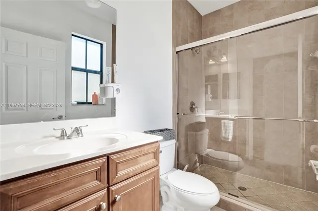 $975,000 | 8895 Northwest 100th Place, Doral, FL 33178