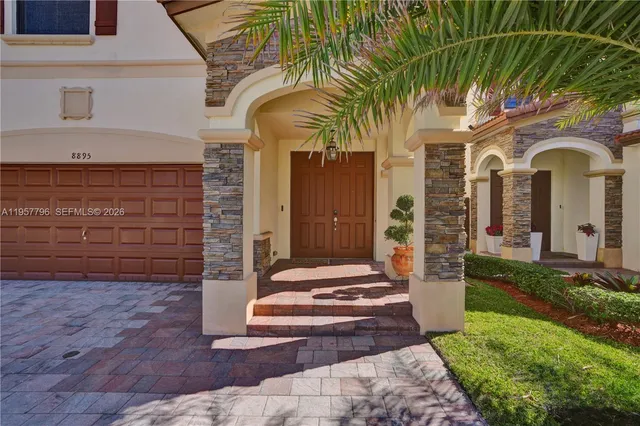 $975,000 | 8895 Northwest 100th Place, Doral, FL 33178