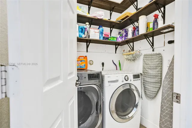 $975,000 | 8895 Northwest 100th Place, Doral, FL 33178