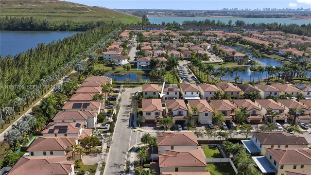 $975,000 | 8895 Northwest 100th Place, Doral, FL 33178