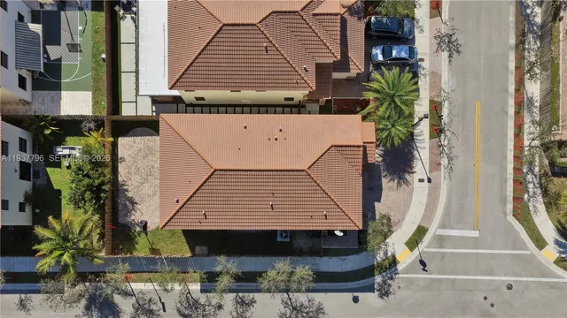 $975,000 | 8895 Northwest 100th Place, Doral, FL 33178