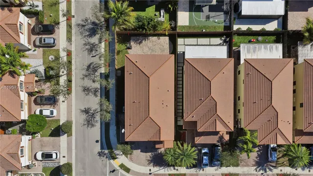 $975,000 | 8895 Northwest 100th Place, Doral, FL 33178