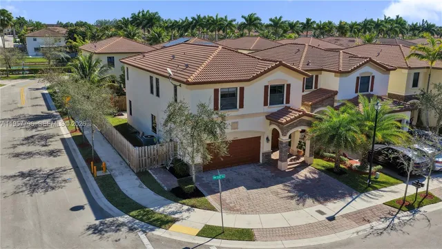 $975,000 | 8895 Northwest 100th Place, Doral, FL 33178