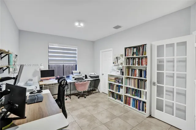 $975,000 | 8895 Northwest 100th Place, Doral, FL 33178