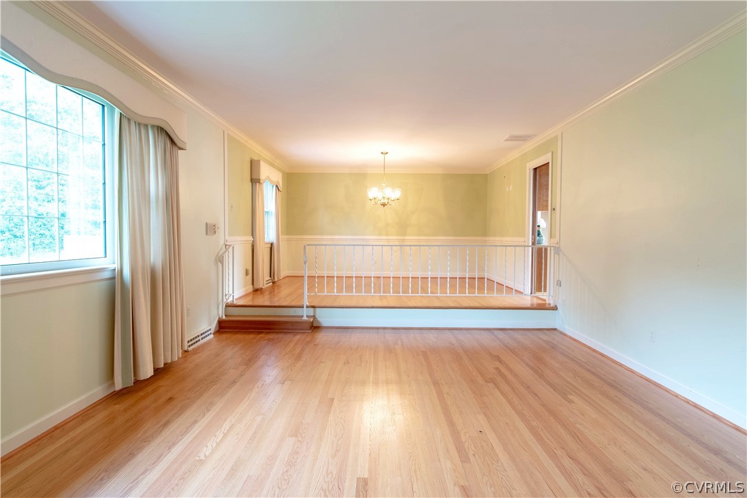 Formal living/dining rooms