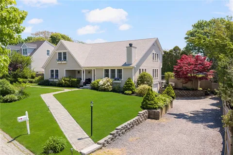 $2,295,000 | 5 Maloney Lane, Middletown, RI 02842