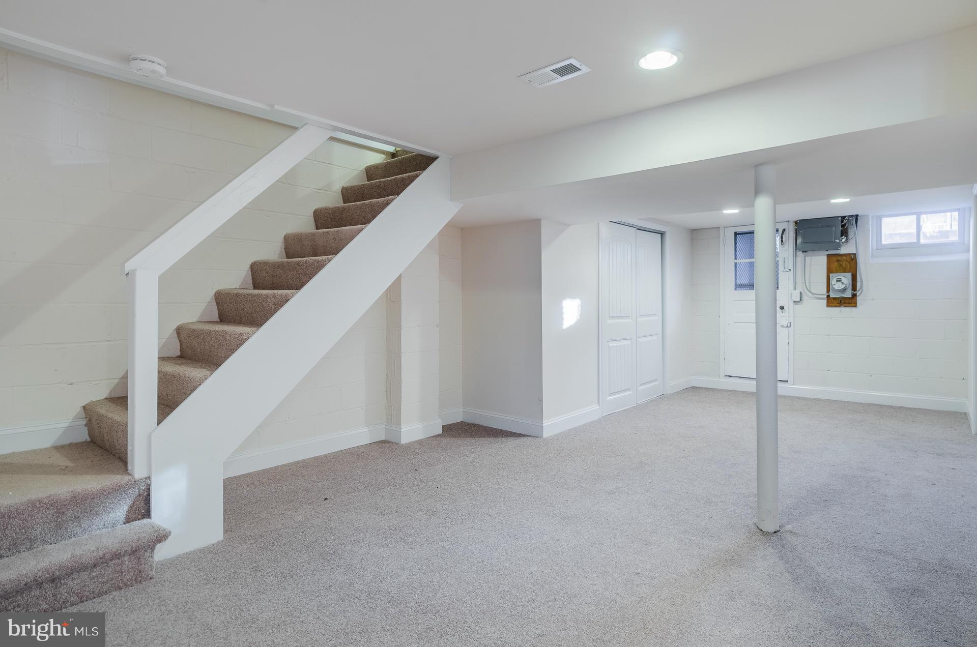 812 Kevin Road Baltimore, MD 21229 - Photo 22 of 28 Family Room
