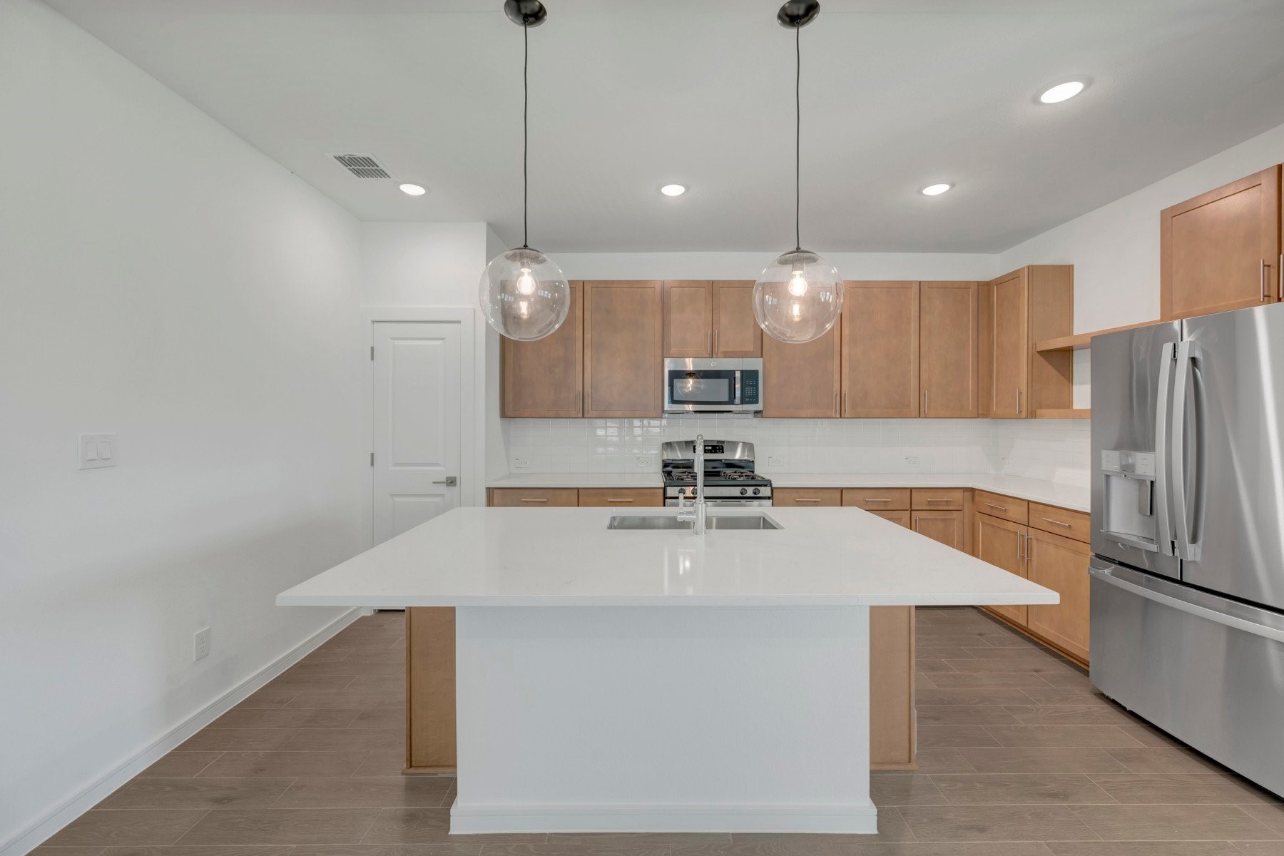 526 Samuel Rdg Drive Dayton, TX 77535 - Photo 5 of 45 Chef-worthy island kitchen