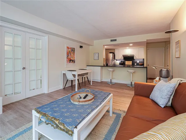 $3,000 | 855 Dahlia Lane, Unit 206, Vero Beach, FL 32963