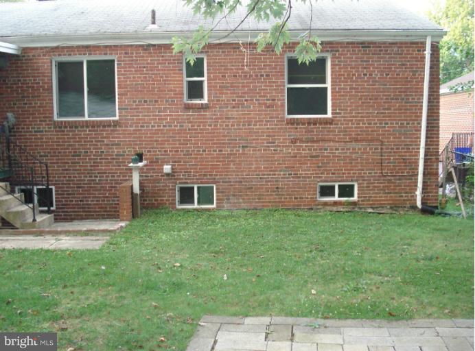 410 Harding Drive Silver Spring, MD 20901 - Photo 3 of 17 Exterior (Rear)
