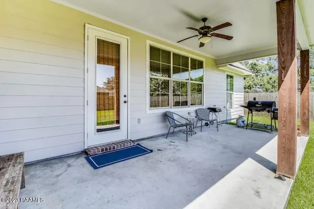 $4,000 | 402 East Martial Avenue, Lafayette, LA 70508