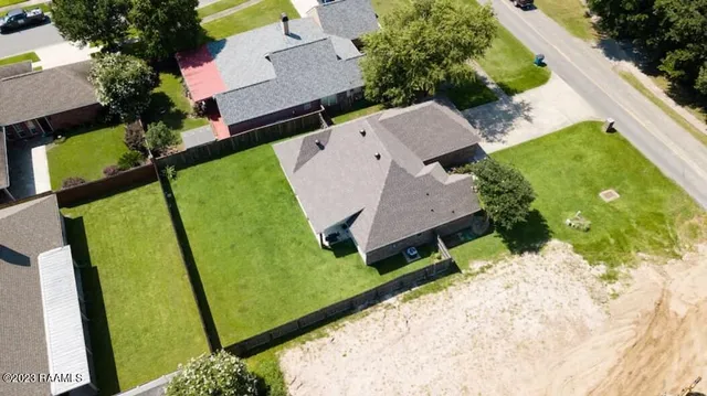 $4,000 | 402 East Martial Avenue, Lafayette, LA 70508