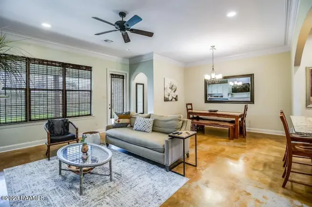 $4,000 | 402 East Martial Avenue, Lafayette, LA 70508